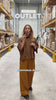 Fleur, fondatrice de D-LAB, présente l'Outlet D-LAB dans l'entrepôt : compléments alimentaires et nutricosmétiques à prix de déstockage, vidéo format story 9:16
